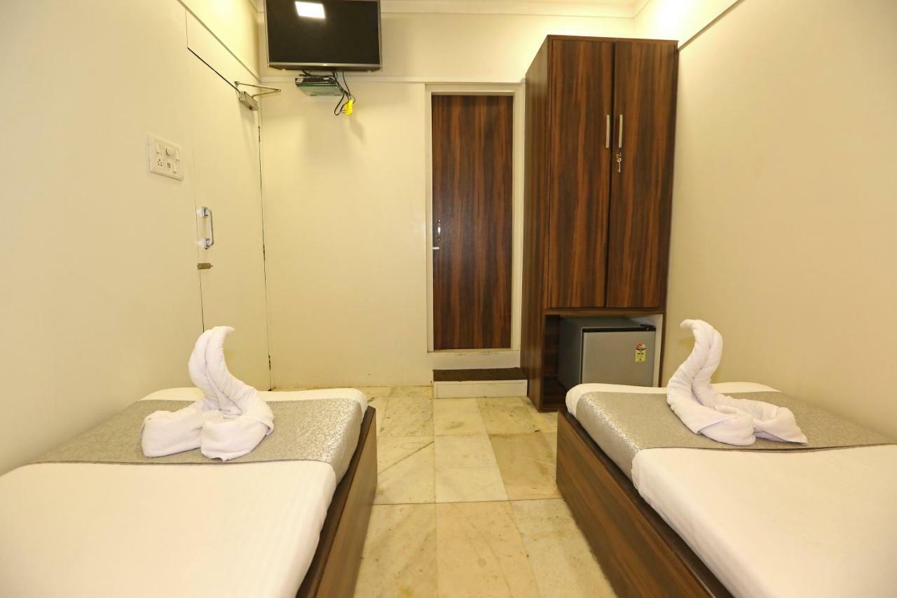 Gulf Hotel Mumbai Exterior foto